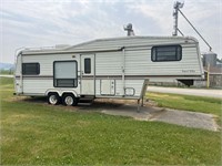 1988 Travel Villa 5th Wheel Camper, Sleeps 6, incl