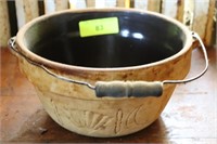 10" Stoneware Bowl w Handle
