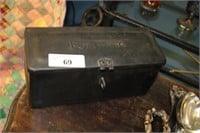 1920S FORDSON TRACTOR TOOL BOX