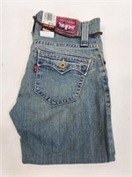 Brand New Women's Levi's Jeans Size 8 Misses