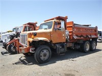 1997 International 2574 T/A Dump Truck