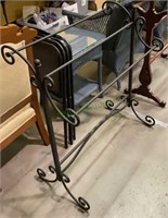 Nice metal quilt rack 31 inches long by 35
