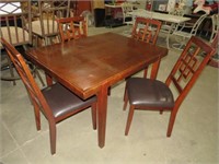 CHERRY SOLID WOOD DINETTE W/4 CHAIRS