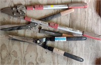 LOT OF GARDEN TOOLS & HEDGE TRIMMERS