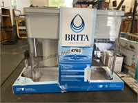 Brita Water Filtration System 27 Cup Capacity