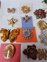 Lot of Various Vtg. Brooches