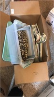 Box lot hangers and totes