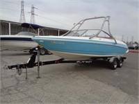 2014 Larson X225S 23' Ski Boat