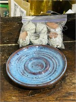 6 1/2" stoneware plate & shells