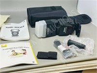 Nikon SB-800 speed flash with booklet