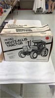 Deutz-allis tractor 1/16 scale model