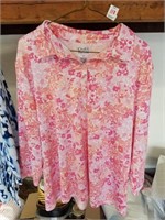 Croft & Barrow pink floral blouse sz L