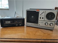 Vintage am/fm radio• alarm • 8 track players