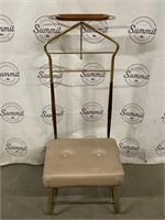 Vintage Pearl Wick Valet Chair