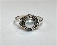 Sterling Pearl Ring 2 Grams Size 9