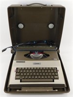 * Vintage Royal Electric Typewriter - Works