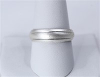 Gentleman's Silver Brushed Band. Size 10 1/2.