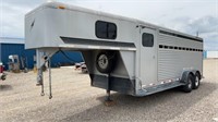 2003 Featherlite 23' Horse Trailer