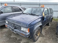 1995 Nissan Pathfinder LE