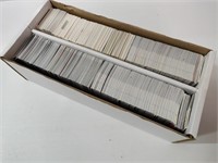 LARGE COLLECTION OF BASKETBALL CARDS