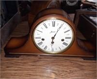 Jeaid mantle clock chimes 17x18.5