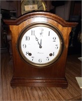 Sessions Wooden mantle clock 9.25 x 11.5