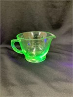 Green Depression Uranium Glass 2 Cup Measuring