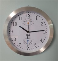 Hito wall clock with thermometer and hygrometer.