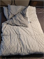 Twin size comforter