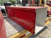 4’ Truck tool box (missing one end)