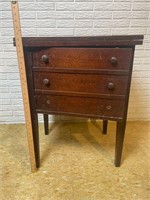ANTIQ EARLY 20TH CENTURY SEWING TABLE
