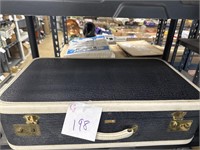 Nice and clean vintage suitcase made by Warren -