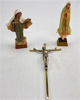 Lot of religious pieces - Mary & crucifix