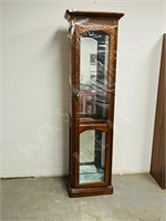 Compact size display cabinet