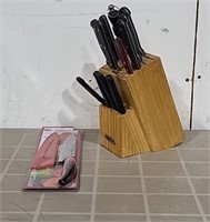 Knives with Knife Block and NEW Betty Crocker