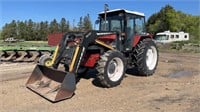Universal 833 DT Tractor w/ Loader, 3PTH