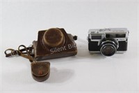 Vintage Fujica 35-SE MXL Camera w Leather Case