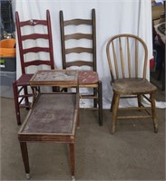 (3) Chairs & Stand