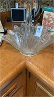 LE Smith glass Feather Herringbone Basket