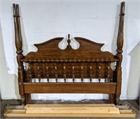 (P) Full Size Jenny Lind Spool Bed.