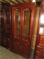 CHERRY BROYHILL 4 DR DISPLAY CABINET