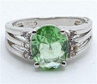 (U) Sterling Silver Green Crystal Ring (size 6)