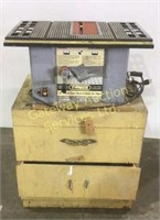 Trade master 10 inch table saw with accessories.