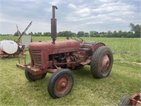 International Harvester Utility 300 Tractor