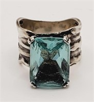 (A) Silvertone Aquamarine Colored Crystal Ring