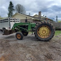 JD 2120  Farm Tractor w/Loader