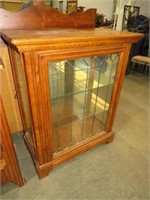 OAK 2 DOOR LEADED GLASS PANEL CURIO CABINET