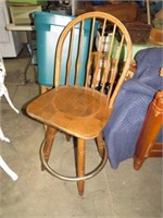 WOOD SWIVEL BAR STOOL