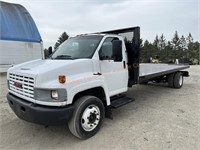 2005 GMC C5500 S/A Flatbed