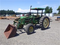 John Deere 2240 Tractor Loader